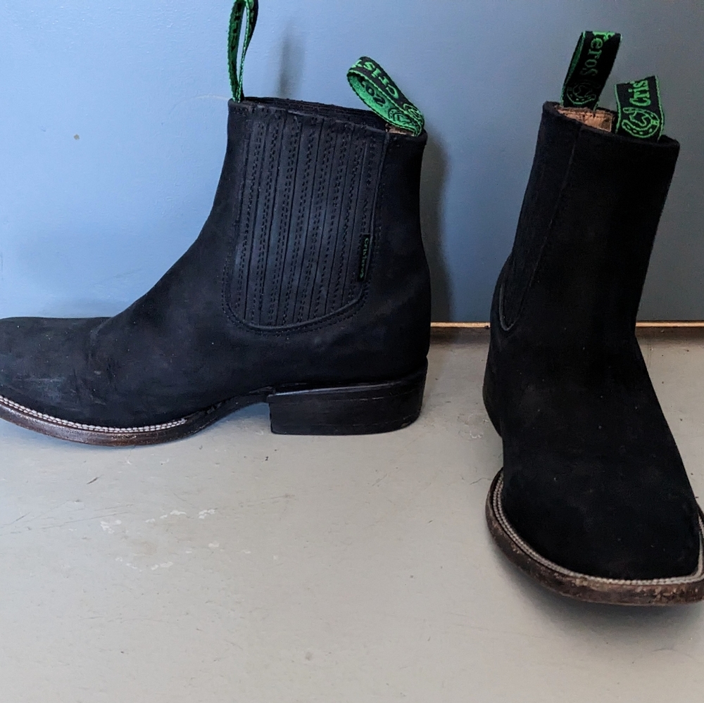CRISTEROS - Suede square toe Botine Boots. M's size 7/W's 9